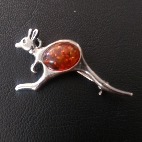 Vintage Sterling & Baltic Amber Kangaroo Brooch - Picture 2 of 5